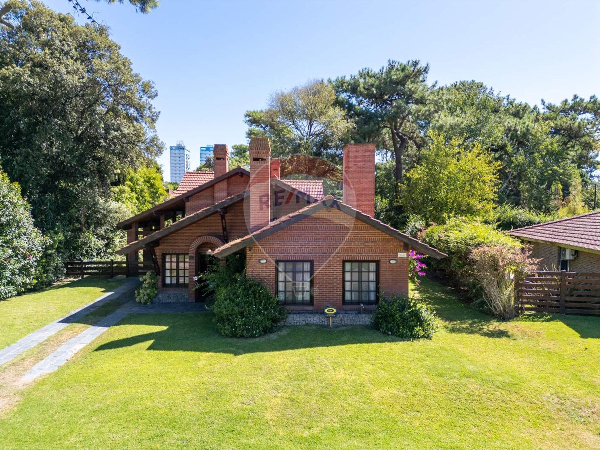Casa en Venta en Pinamar, Buenos Aires Interior