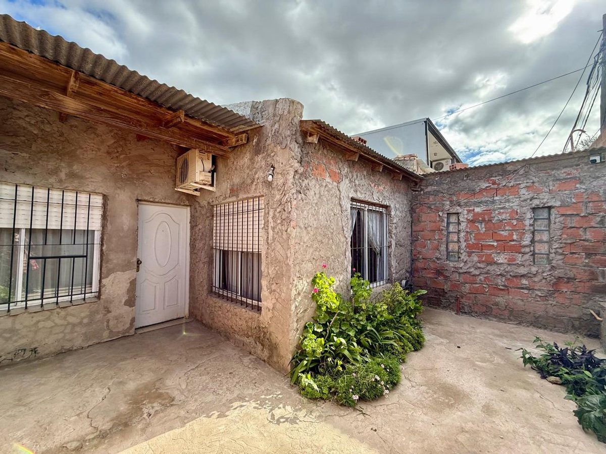 Casa en Venta en Bahia Blanca, Buenos Aires Interior