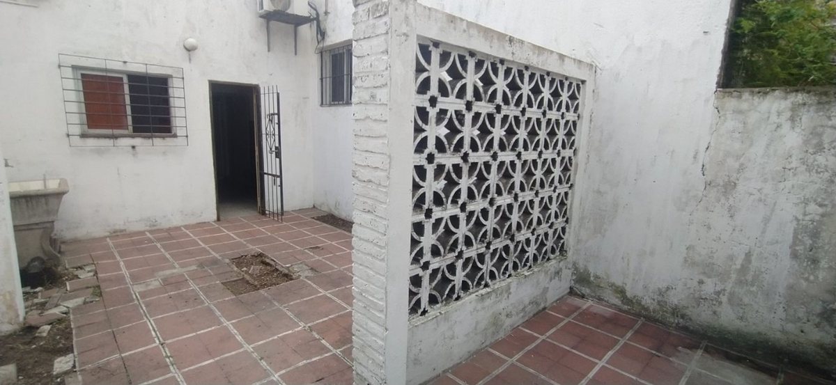 P H en Venta en Moron, G.B.A. Zona Oeste