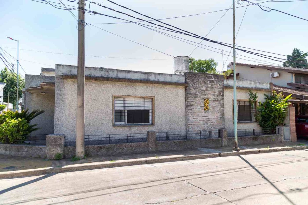 Casa en Venta en Moron, G.B.A. Zona Oeste