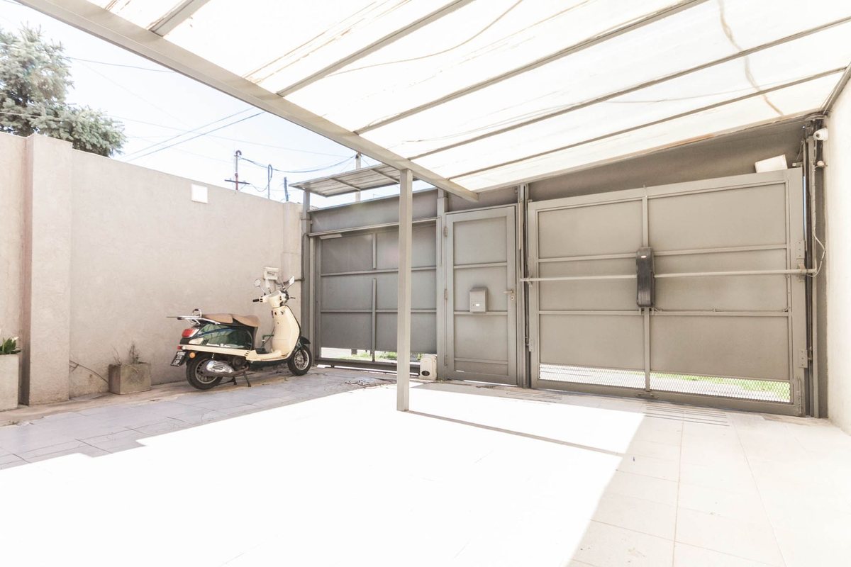 P H en Venta en Lanus, G.B.A. Zona Sur