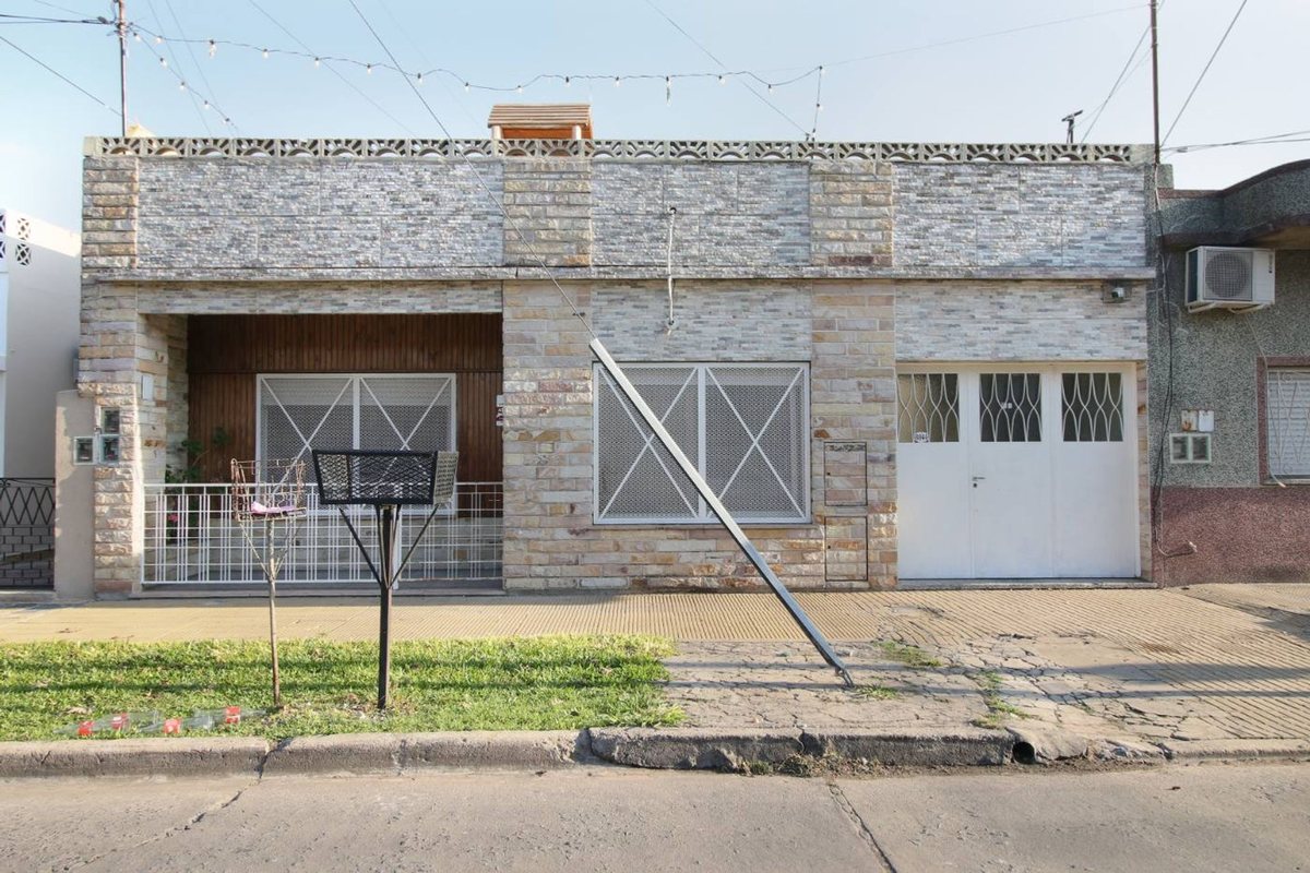 P H en Venta en Tres de Febrero, G.B.A. Zona Oeste