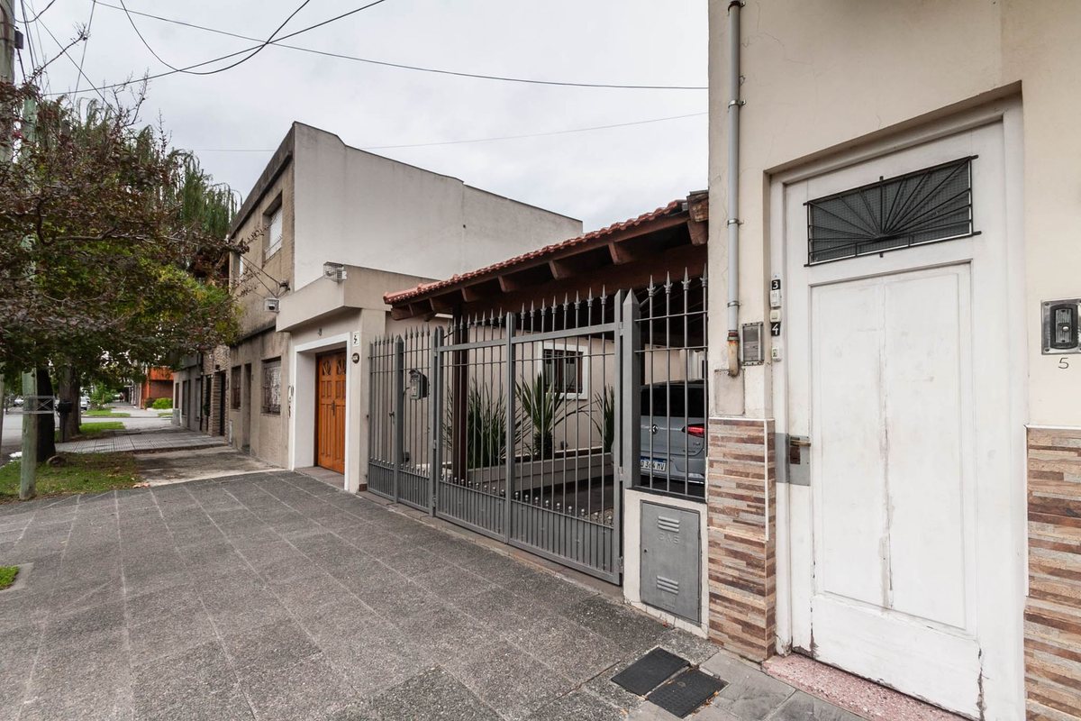 P H en Venta en Lanus, G.B.A. Zona Sur