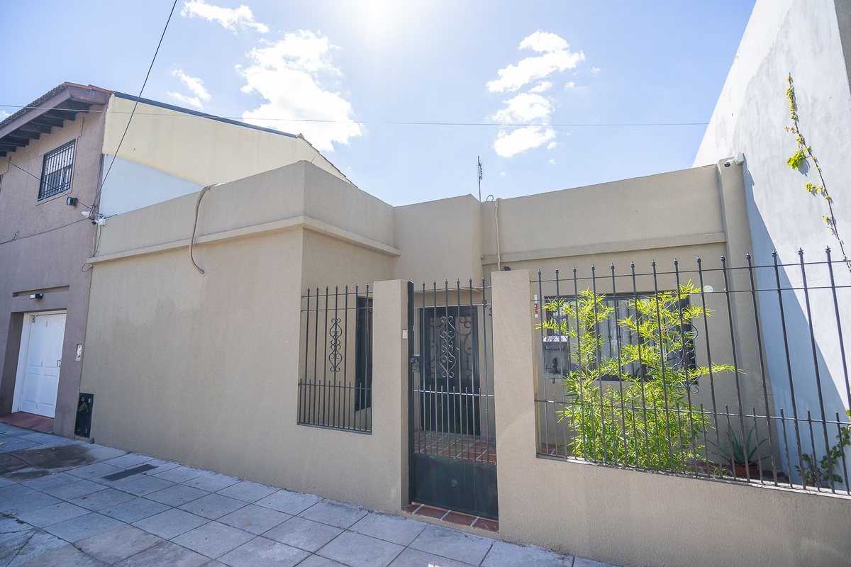 Casa en Venta en Moron, G.B.A. Zona Oeste