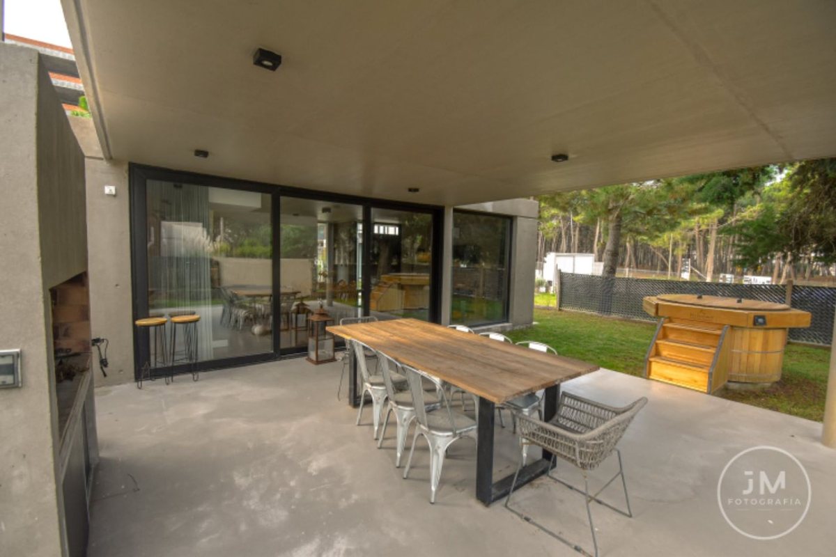 Casa en Venta en Pinamar, Buenos Aires Interior