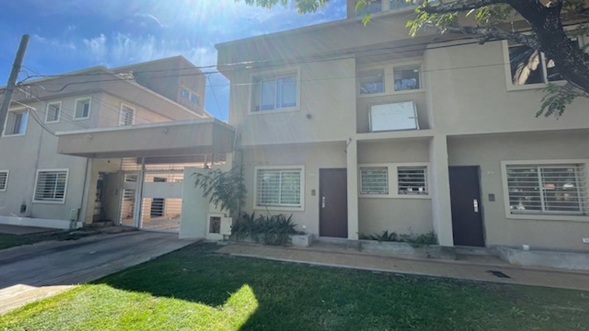 P H en Venta en La Plata, G.B.A. Zona Sur