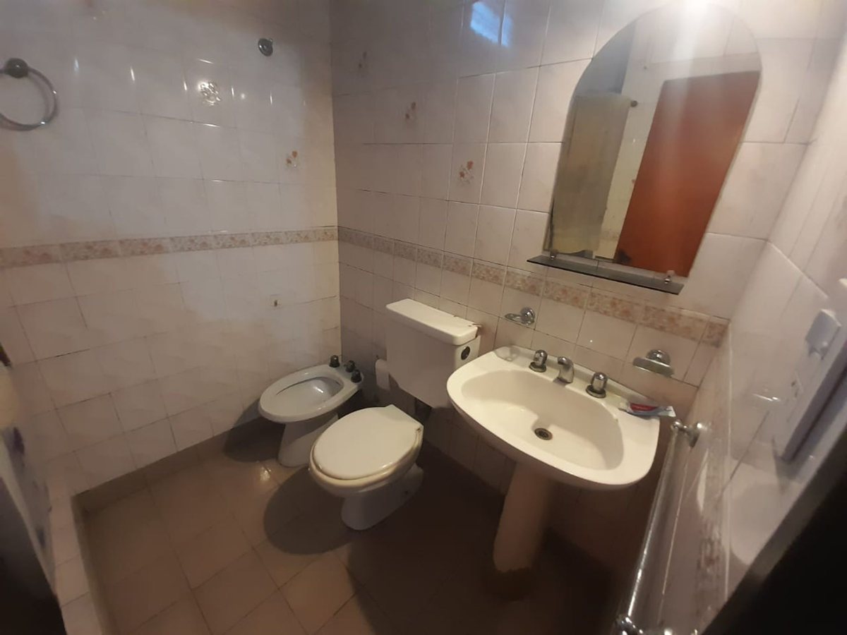 P H en Venta en Tres de Febrero, G.B.A. Zona Oeste
